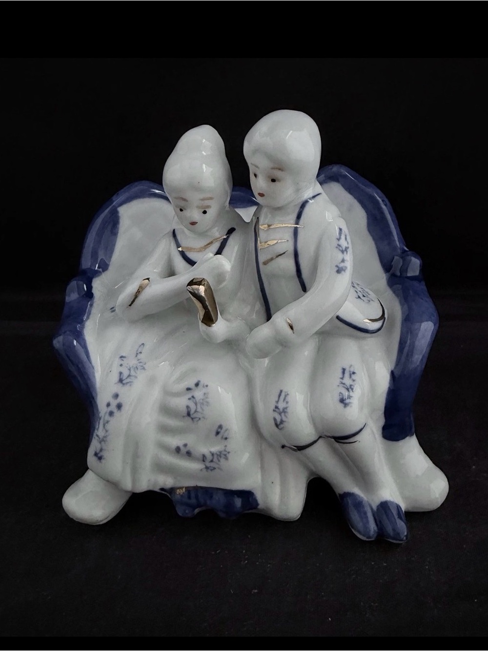 Vtg Porcelain Figurine Blue White British Couple on Settee Gold Trim Giftcraft